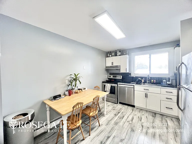 318 Erb St W #3 — Photo 4