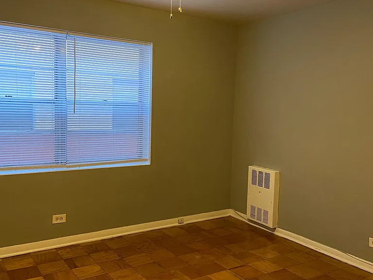 1040 Chicago Ave #108 — Photo 4
