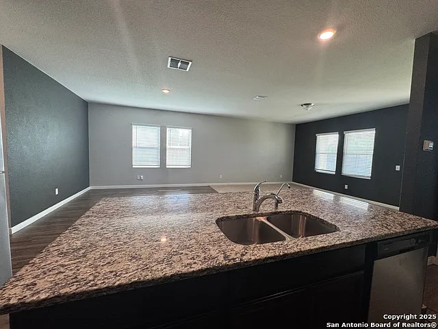 8607 Rock Mdw — Photo 35