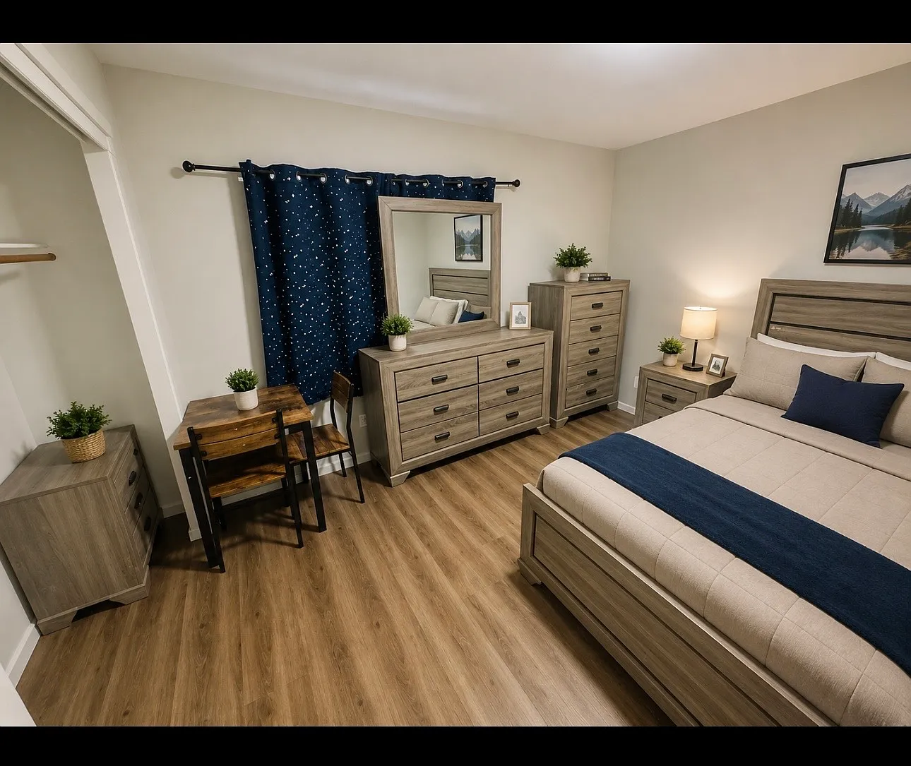 5 bed, 2933 sqft, $790 — Photo 1