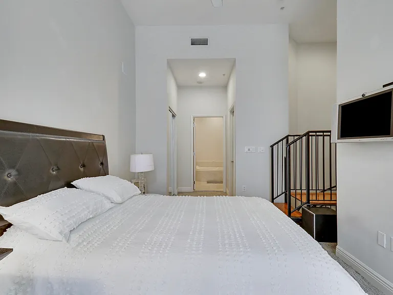 801 S Olive Ave #223 — Photo 14