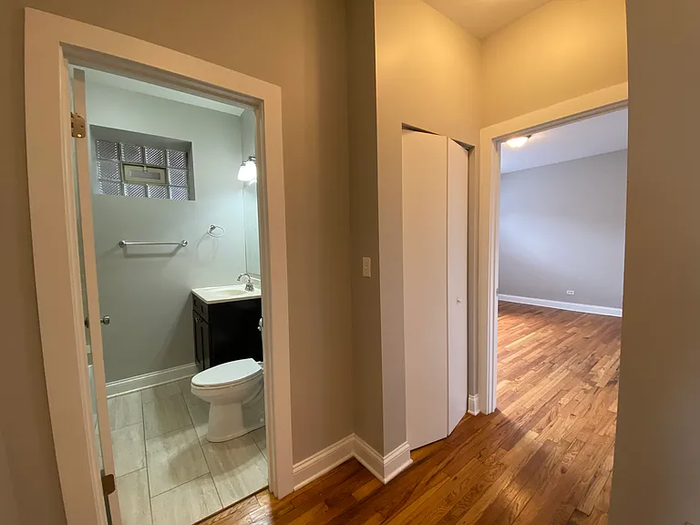 3216 W Argyle St #2 — Photo 3