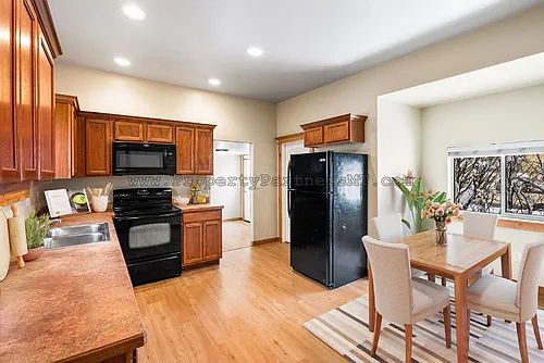 215 N Quaw Blvd Photo 1