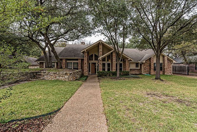 1st image of 9607 Oak Springs Dr