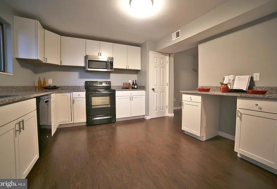 15363 Grist Mill Ter