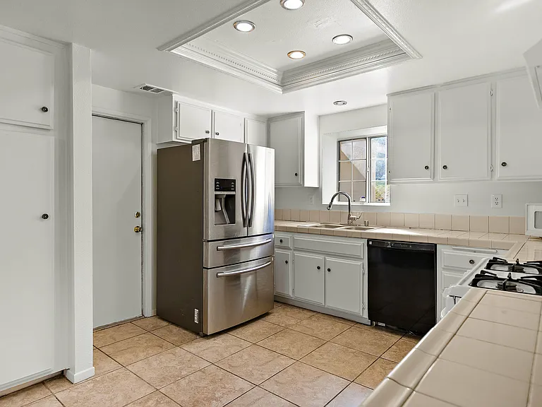 6300 Vonnie Ct — Photo 25