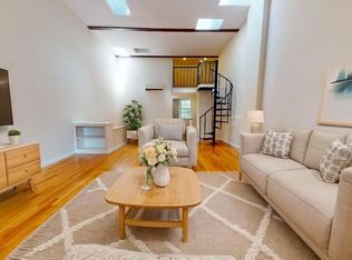 382 Burns St #2F, Forest Hills, NY 11375