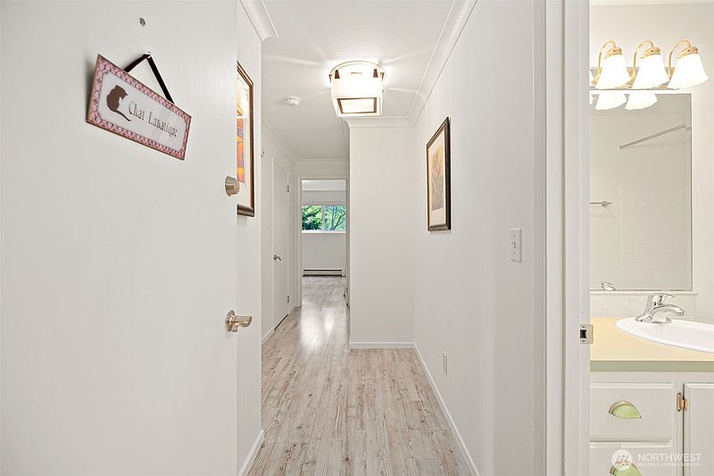 5th image of 914 6th Avenue N #201