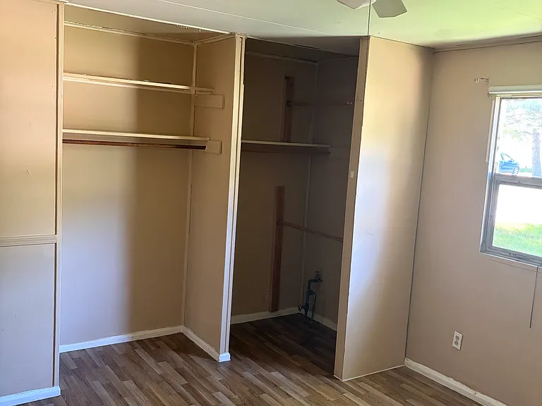 2229 Warrick St — Photo 9