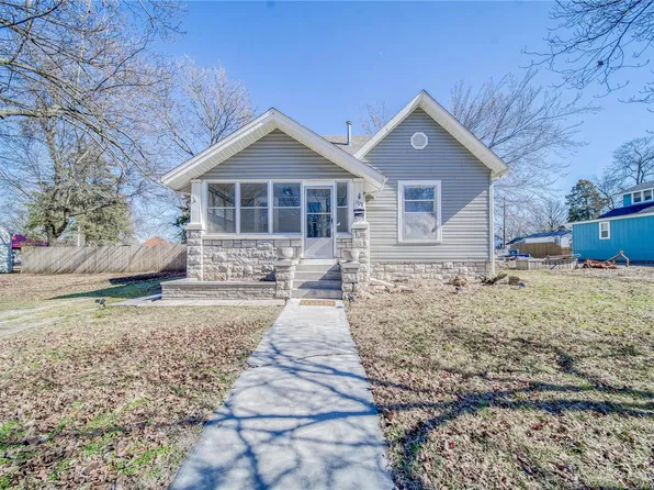 1728 S Garrison Ave, Carthage, MO 64836