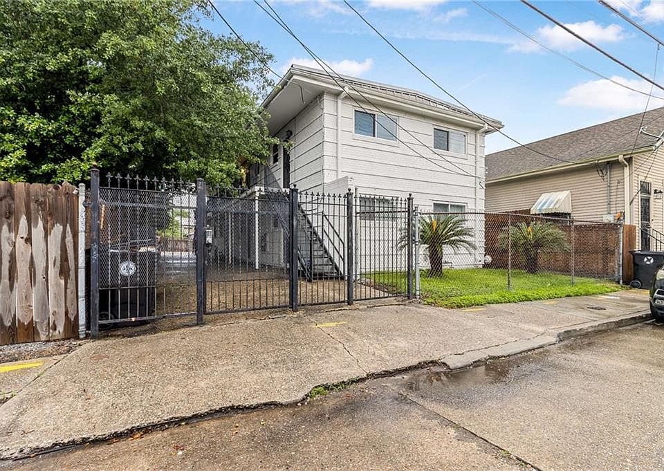 1st image of 2114 Toledano St