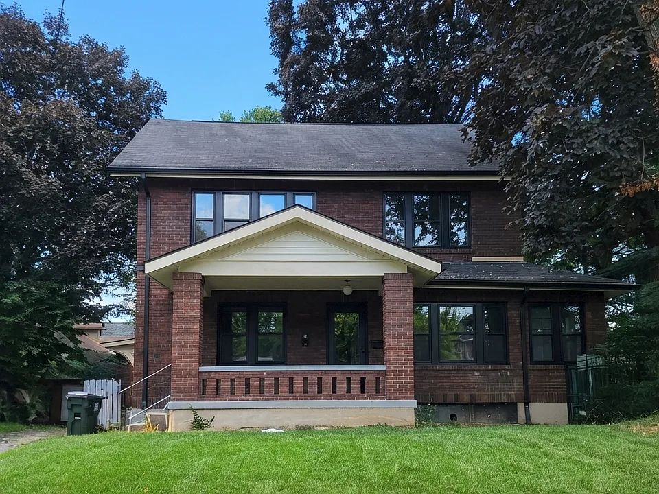 35 Woodcrest Ave