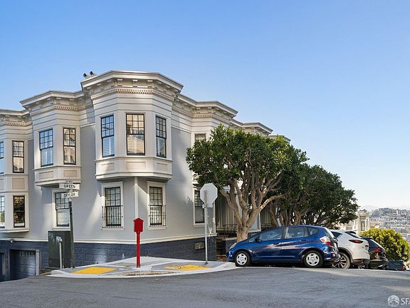 5th image of 896 Green St