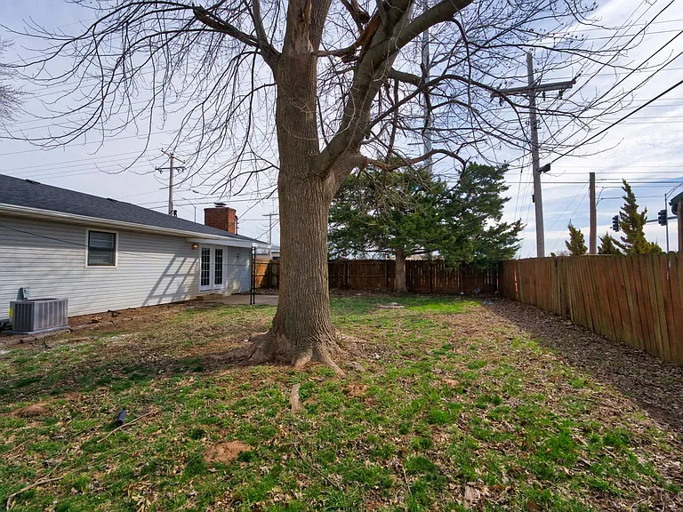 1356 E Rosebrier St — Photo 34