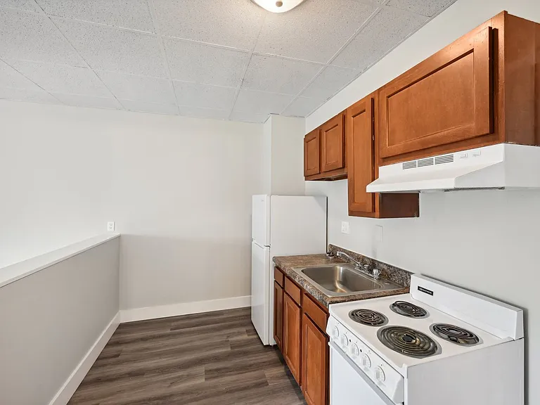 Franklin Park Apartments — Photo 23