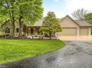 416 Mehaffie Ln, Harrisburg, PA 17112