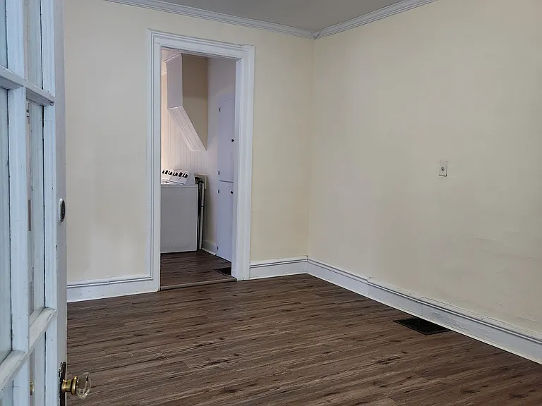 24 E 4th St #101 — Photo 5