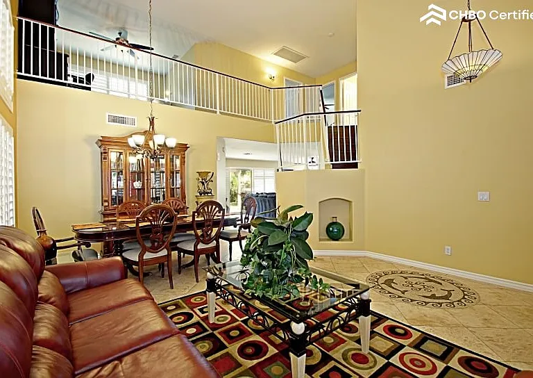 Fully furnished and spacious 2,700 square foo