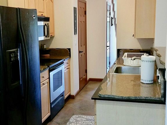 5th image of 1078 Portola Ave