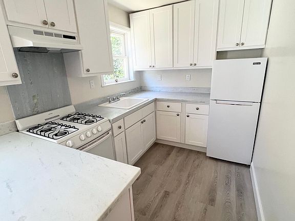 2nd image of 1945 Clay St #20