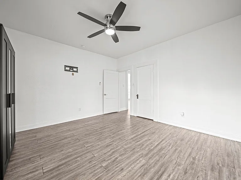 5711 Sherman St — Photo 15