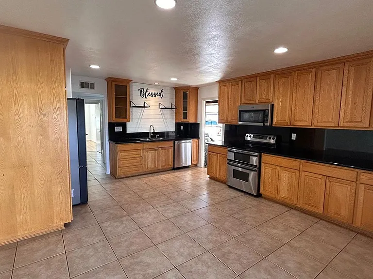 1483 La Corta Cir — Photo 13
