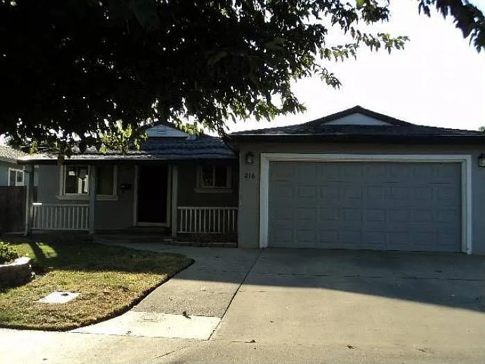 216 Schuerle St photo 1