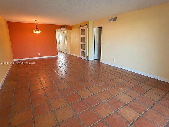 5th image of 286 Racquet Club Rd APT 204