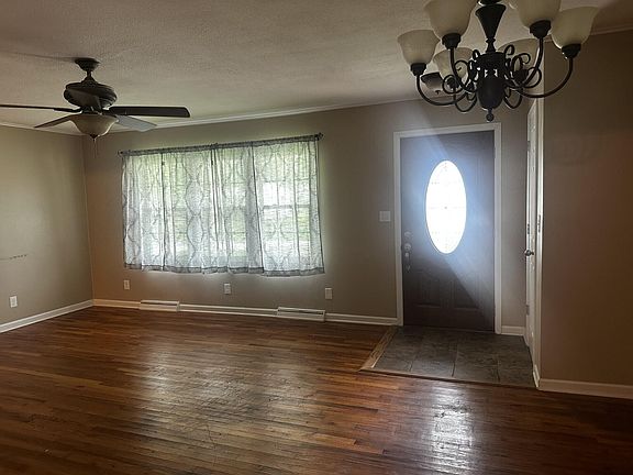 3rd image of 23 1/2 Leisure Dr