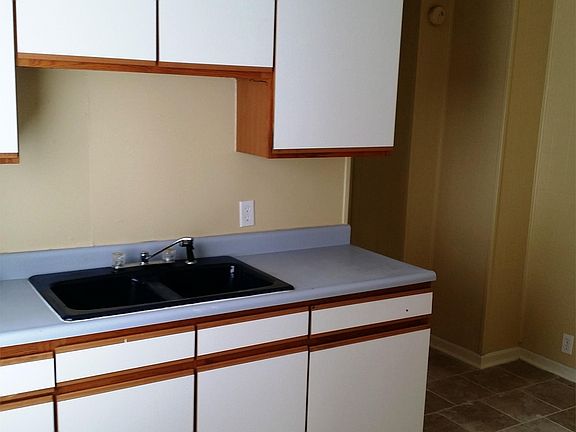 3rd image of 232 S Oakland Ave
