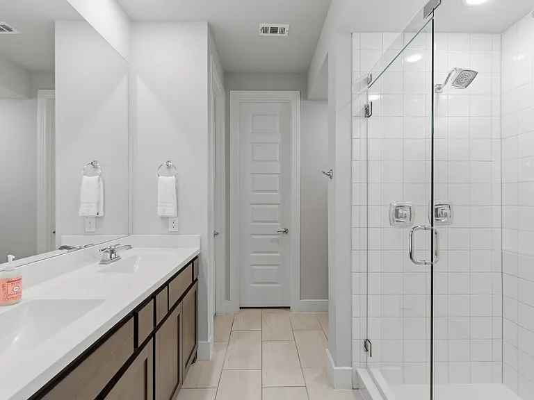 2225 Elm Pl — Photo 13
