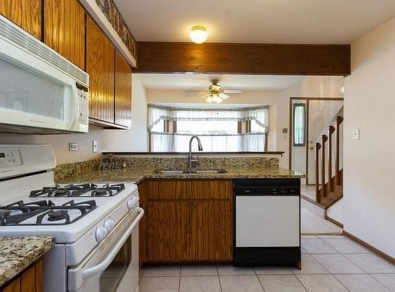 4th image of 15519 Wherry Ln