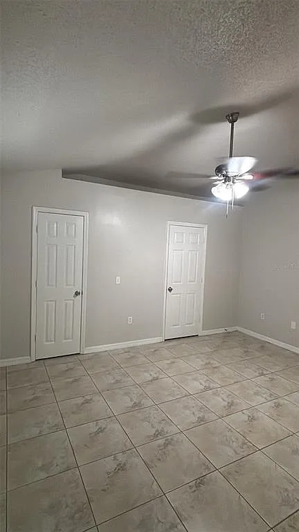 3 bed, 2.0 bath, 1368 sqft, $1,800 — Photo 2