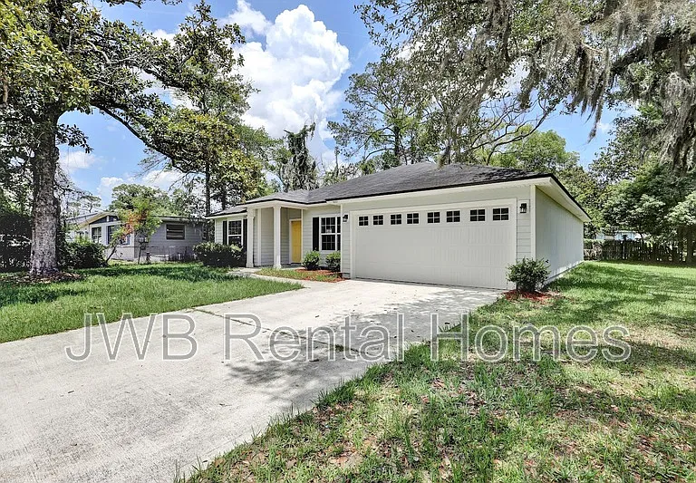 10351 Pinehurst Dr — Photo 21