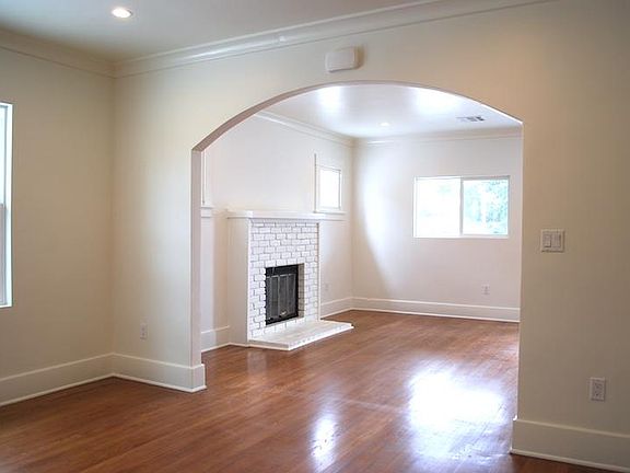 5th image of 4930 N Maywood Ave