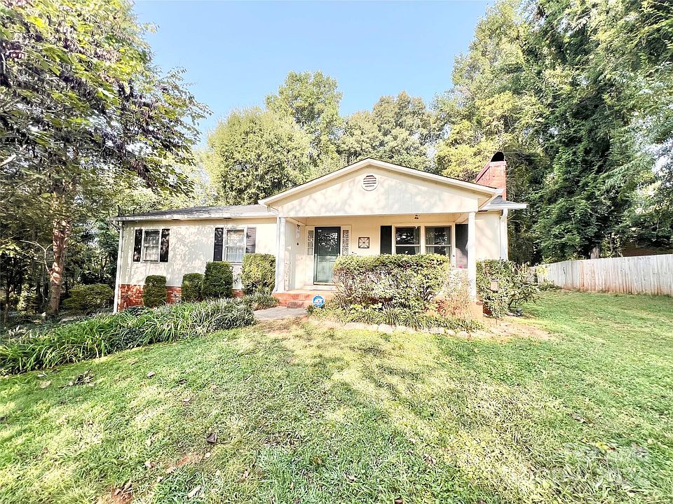 1st image of 305 Lower Creek Dr NE