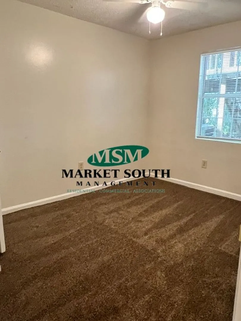 ** Convenient Location ** — Photo 3
