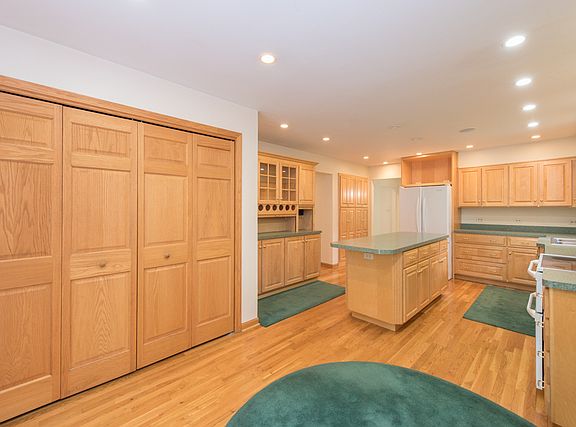 4th image of 38570 N Shagbark Ln