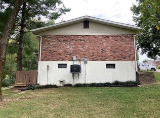 1719 Westview Dr, Imperial, MO 63052