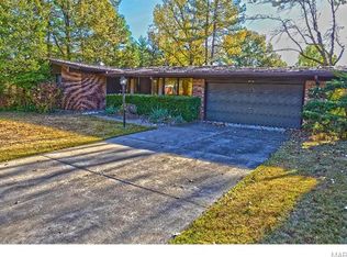 829 Twosome Ct, Ballwin, MO