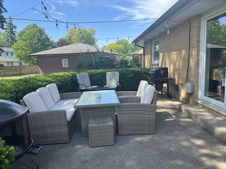 1431 E Emmerson Ln — Photo 20