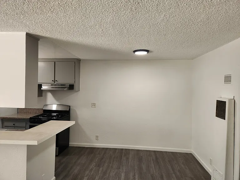 7332 Variel Ave #14 — Photo 3