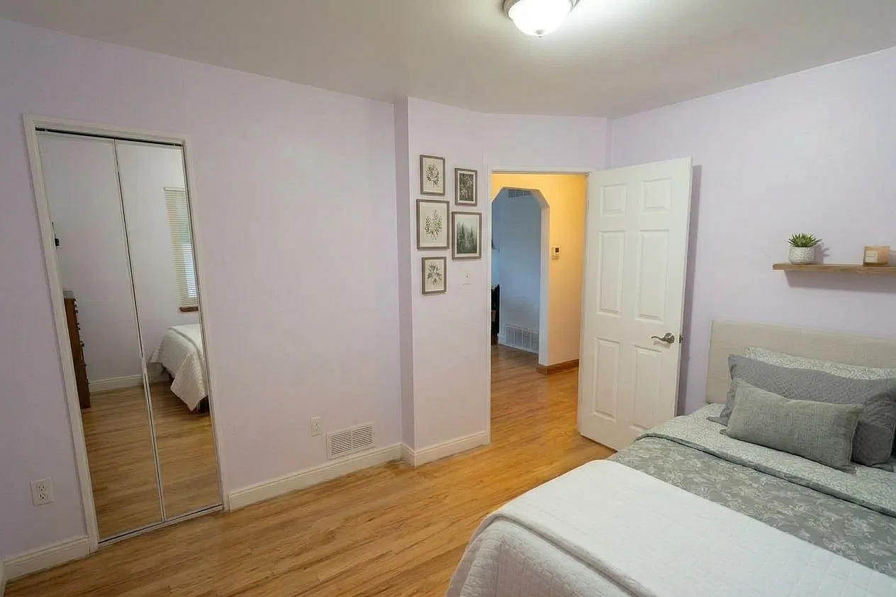 3 bed, 1100 sqft, $2,500 — Photo 3