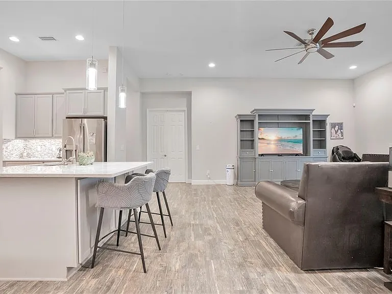 21914 Butterfly Kiss Dr — Photo 17