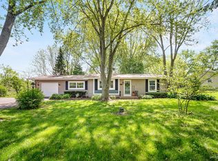 811 Locust Dr, Dundee, IL 60118