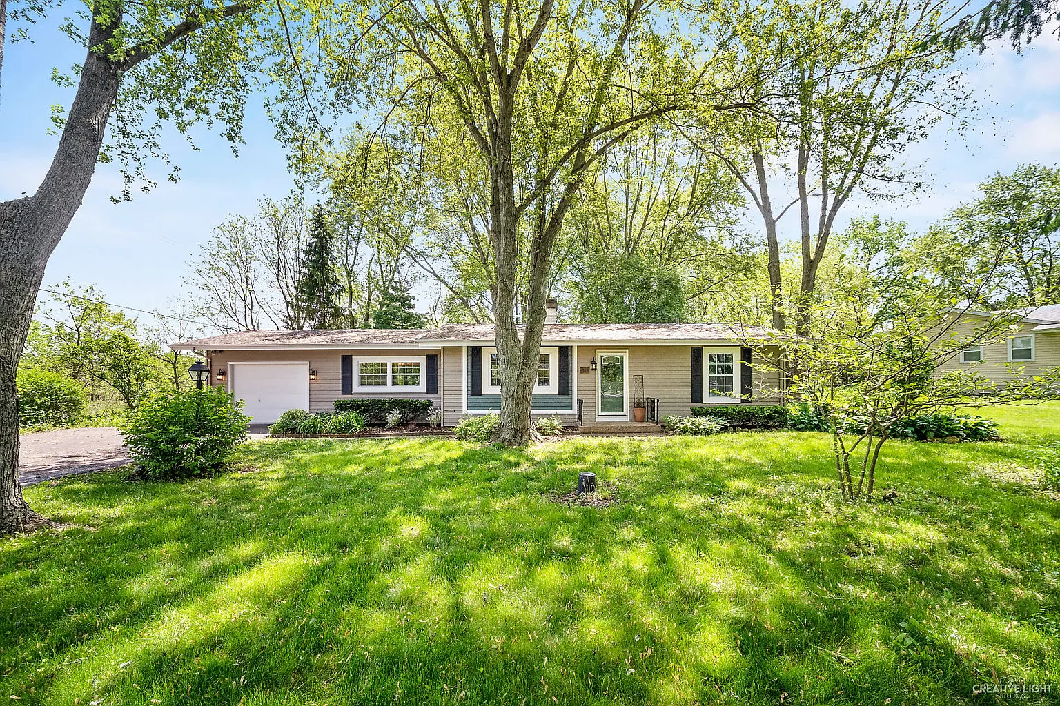 811 Locust Dr photo 1