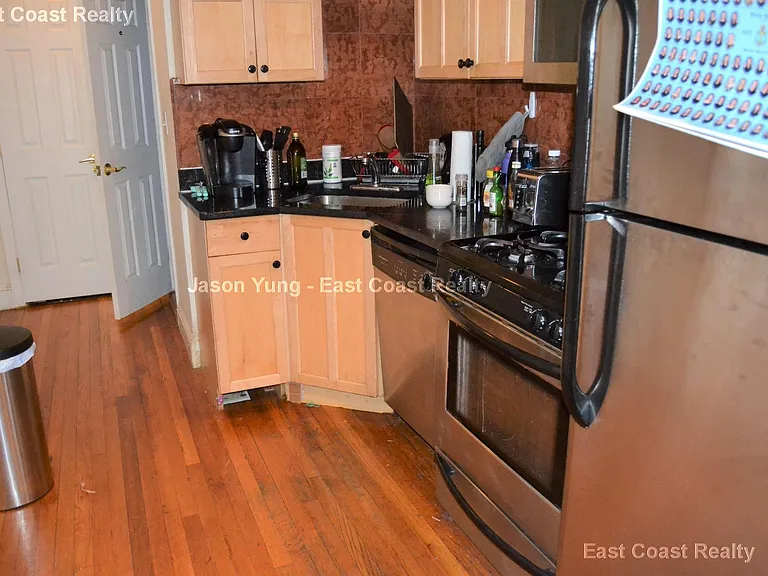 73 Thatcher St #202 — Photo 7