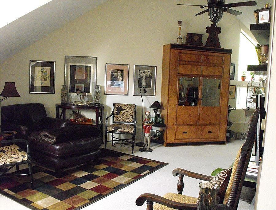 Murphy bed