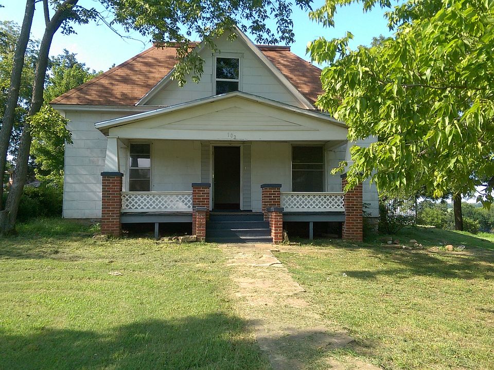 1st image of 102 Plymouth St