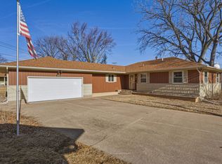 221 Hilltop Ct, Milan, IL 61264